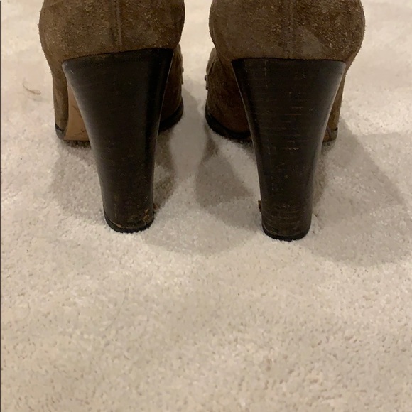 Gucci Brown Suede Tassel Loafer Pump - Picture 7 of 8